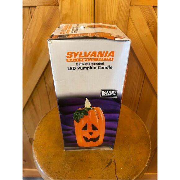 Sylvania 8" LED Halloween Pumpkin Candle Battery Operated (5539) - Picture 10 of 12